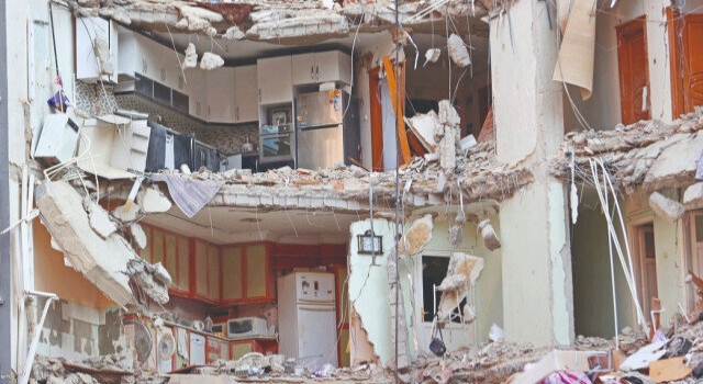 Depremlerin faturası 2 trilyon lira