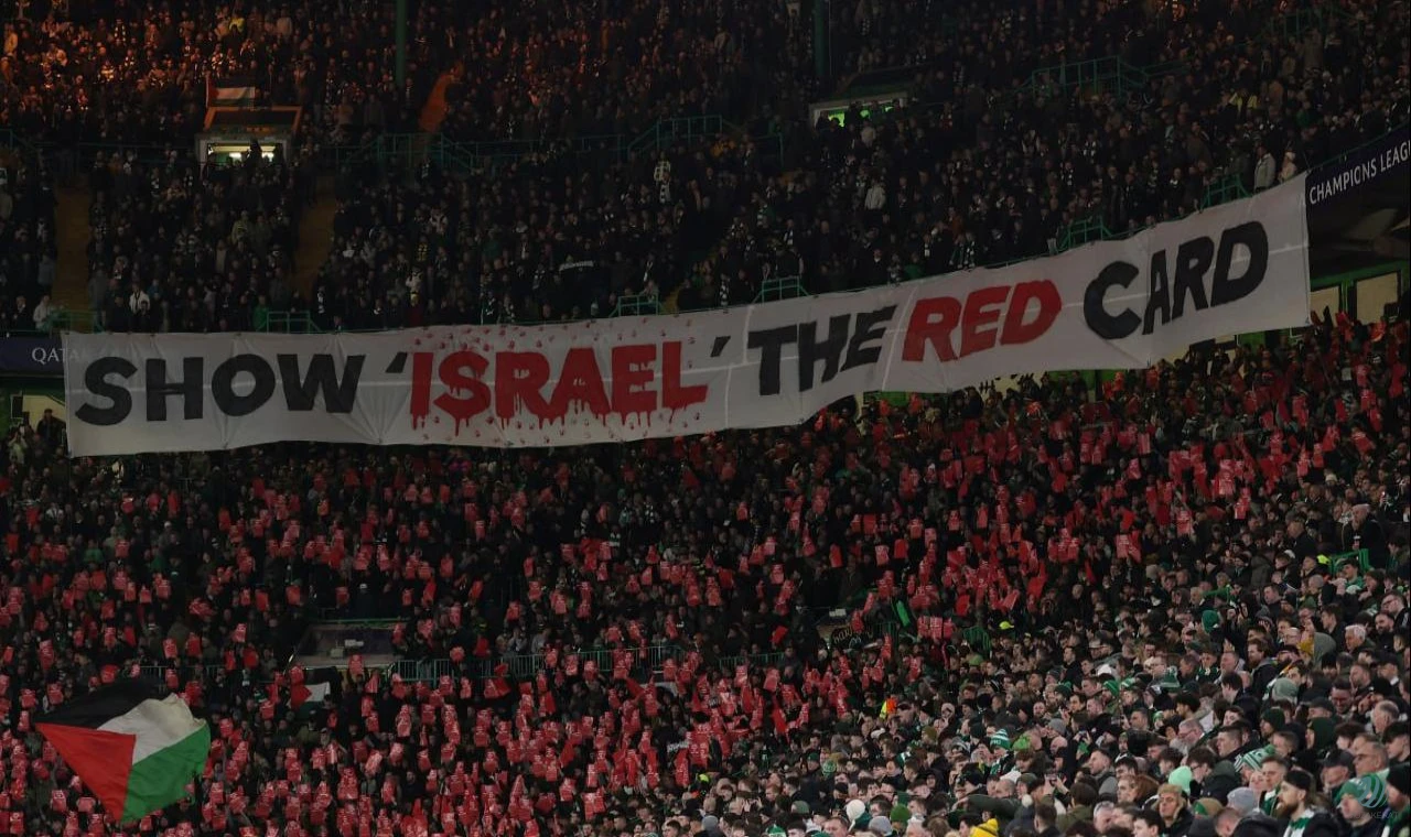 Celtic taraftarlarından terör devletine kırmızı kart