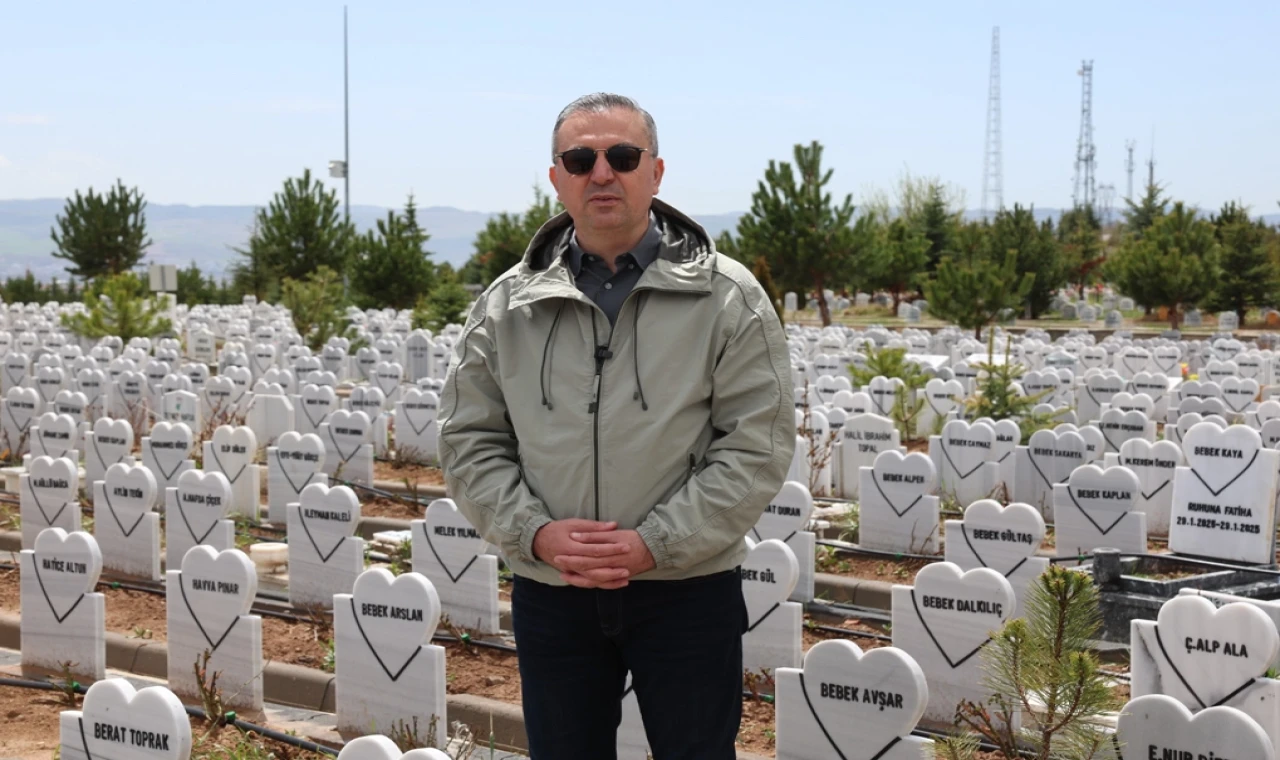 Sivas’ta minik meleklerin mezarlarına anlamlı düzenleme
