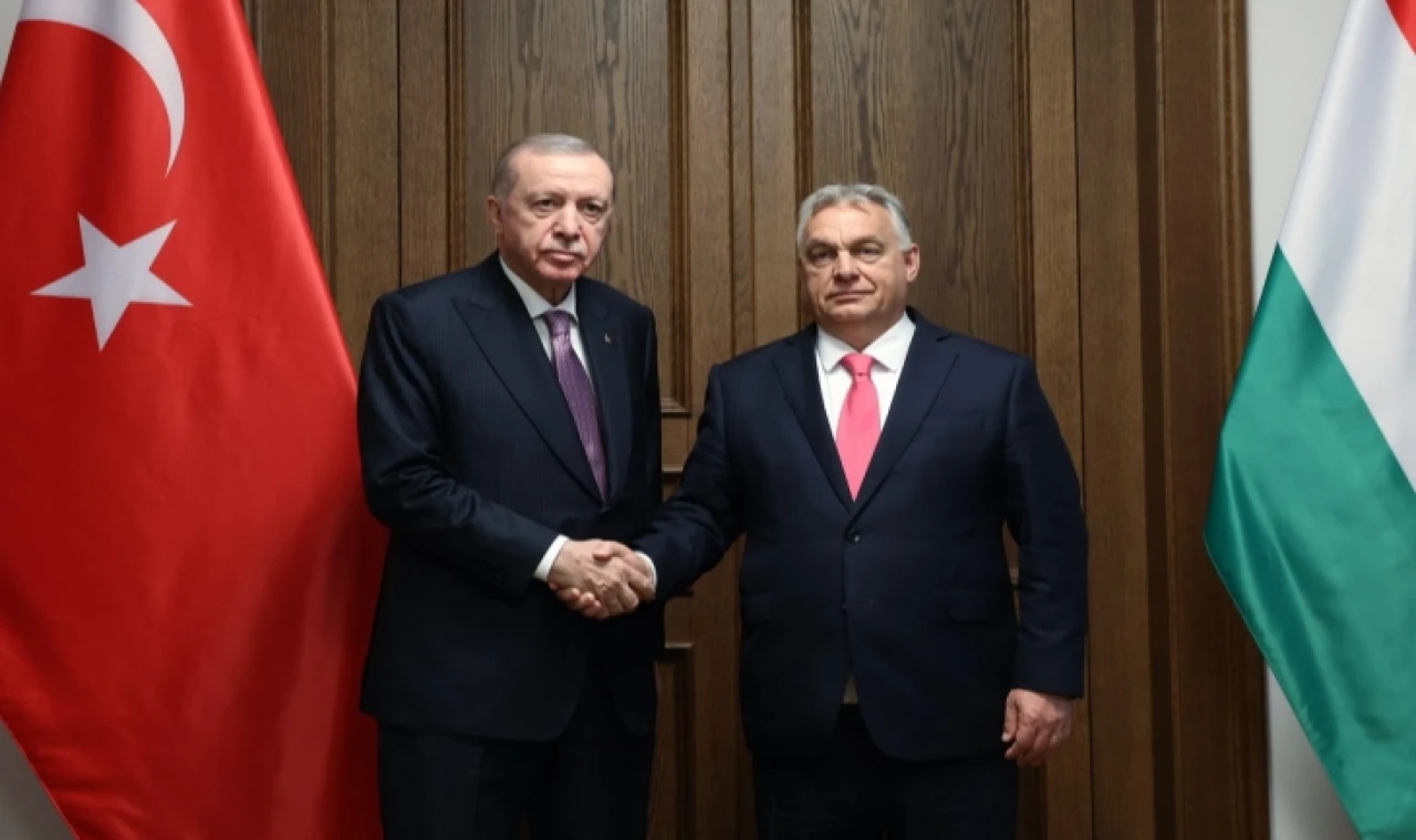 Cumhurbaşkanı Erdoğan’dan Macaristan’da AB ve barış vurgusu