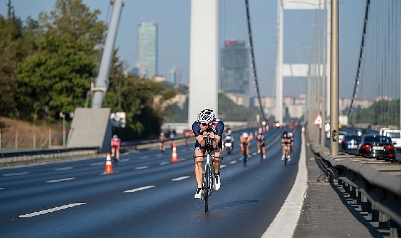 Dünyanın ilk Asya ve Avrupa Triatlon Şampiyonası İstanbul’da yapıldı
