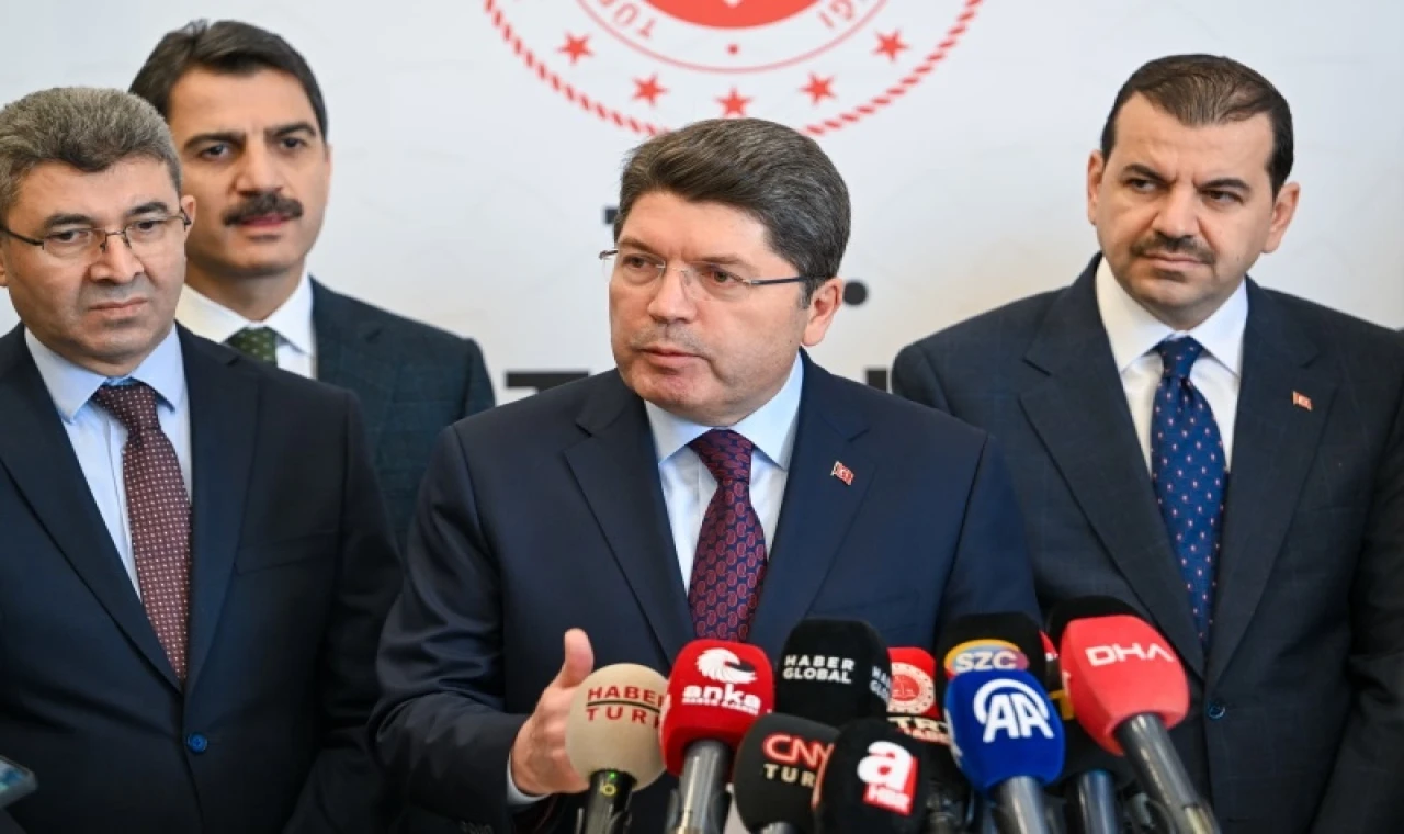 İmralı’ya villa yapılıyor iddiasına Bakan Tunç’tan net yalanlama