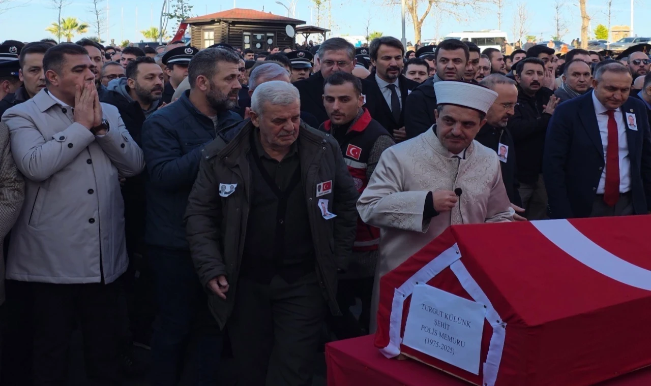 Şehit polis Turgut Külünk, memleketi Akçakoca’da son yolculuğuna uğurlandı