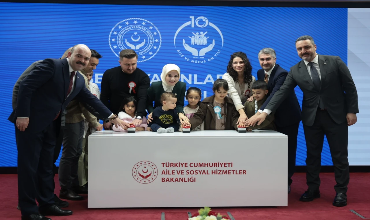 661 şehit, gazi ve yakını kamuya atandı... Şehit ve gazi çocuklarına ’25 Yaş Tanıtım Kartı’