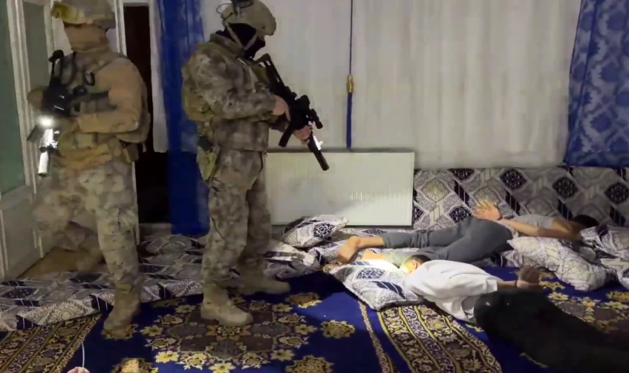 DEAŞ’a 3 gözaltı!