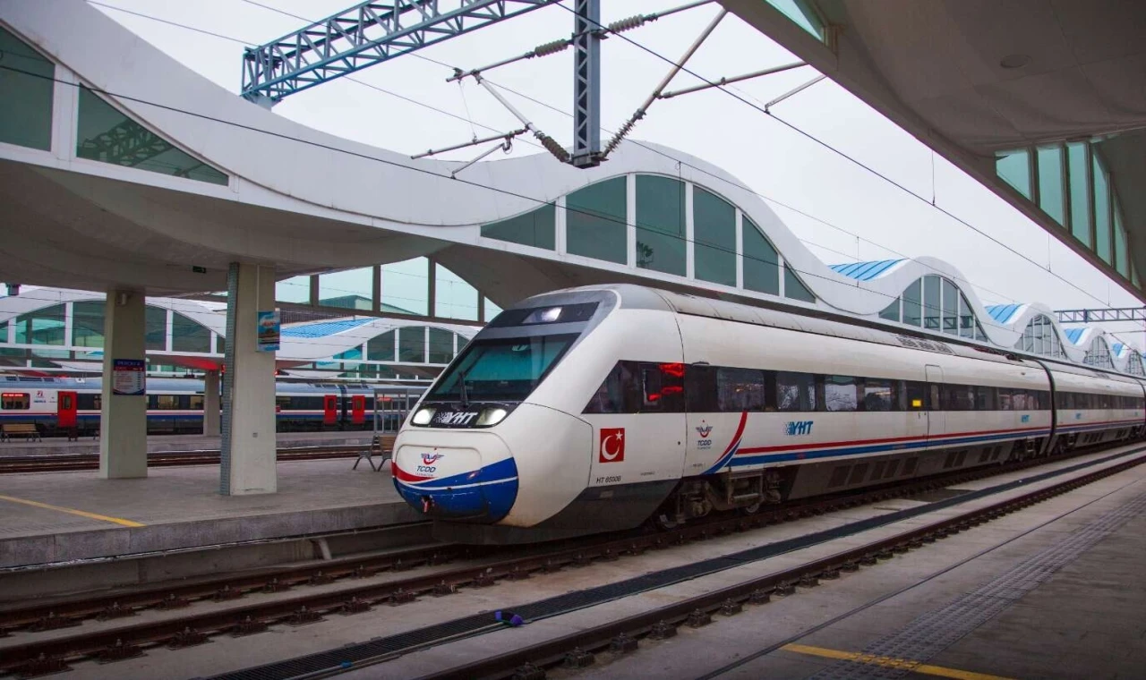 YHT seferlerine inşaat ayarı... 13 Ağustos’a kadar 6 tren seferine iptal