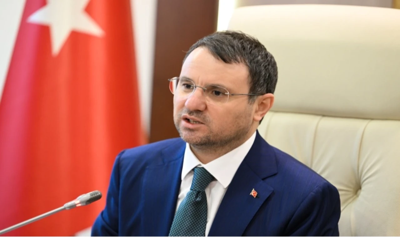 Adalet Bakanı Akın Gürlek manevi tazminat gelirini Türk Kızılay’a bağışladı