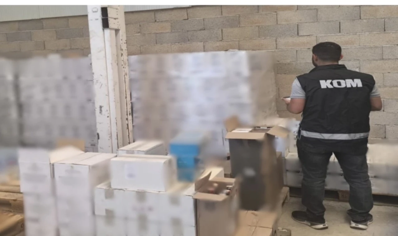 Binlerce kaçak içki ve tütün ürünü ele geçirildi