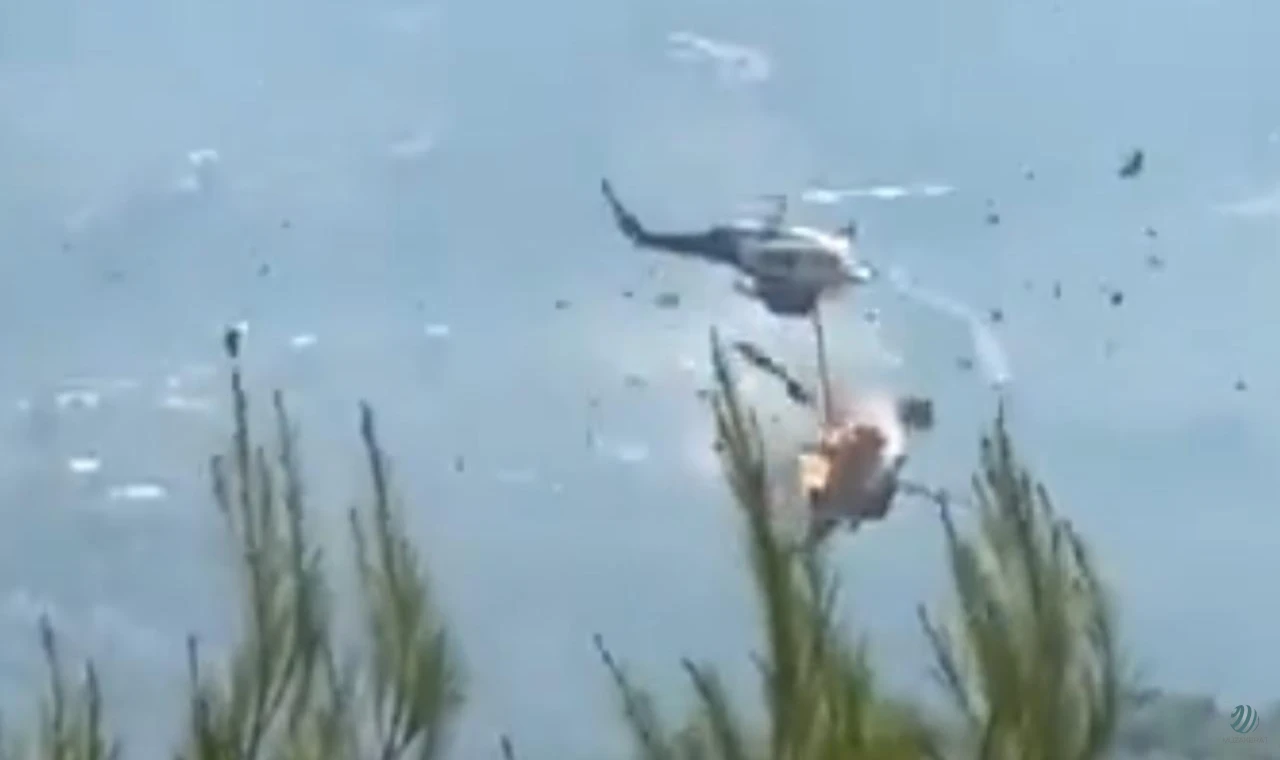 iki yangın söndürme helikopteri havada çarpıştı