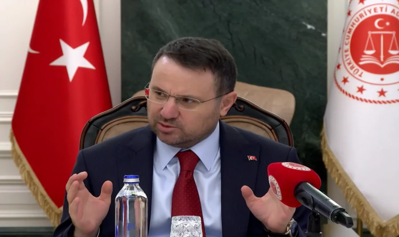 Bakan Gürlek’ten 8 aylık bilanço: 81 ilde 8.818 operasyonla milyarlarca liralık mal varlığına el konuldu