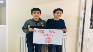Sosyal medyada yarışarak "Evde kal Türkiye" çağrısına destek veriyorlar