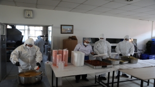 Bingöl Belediyesi sağlık çalışanlarına iftar ve sahurda yemek veriyor