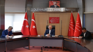Kılıçdaroğlu, apartman görevlileriyle video konferansla görüştü:
