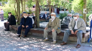Bursa ve çevre illerde 65 yaş ve üstü vatandaşların bayram keyfi