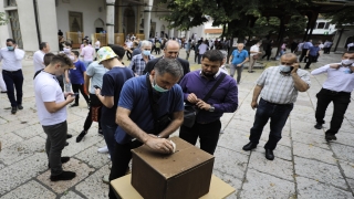 Bosna Hersek camilerinde Sancak için yardım toplandı
