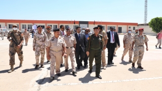 Libya ordusu Hafter milislerinin sivil yerleşimlere tuzakladığı mayınları sergiledi 