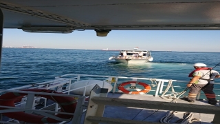 Gürpınar açıklarında sürüklenen teknedeki 12 kişi kurtarıldı