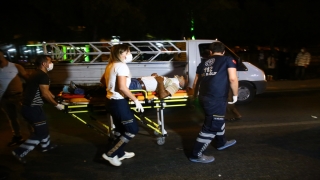 Adana’da iki motosiklet çarpıştı: 1 ağır 3 yaralı