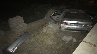 Kayseri’de otomobil bahçeye uçtu, 3 kişi yaralandı