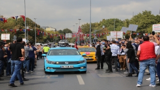 Taksiciler ve servisçiler İBB yönetimini protesto etti