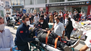Amasya’da hafif ticari araç yayalara çarptı: 3 yaralı