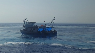 Mersin’de balıkçı teknesinde 90 düzensiz göçmen yakalandı