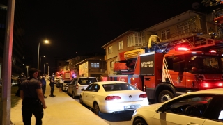 Kadıköy’de 3 katlı binada yangın çıktı
