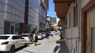 Bursa’da ailesini bıçakla tehdit edip polise saldıran şüpheli etkisiz hale getirildi