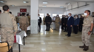 İçişleri Bakanı Soylu Şırnak’ta Mehmetçik ile bir araya geldi