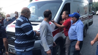 Zonguldak’ta şarampole yuvarlanan otomobildeki 4 kişi yaralandı