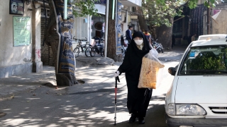 Tahran’ın kenar mahallelerinde yaşayanlar Kovid19 ve yoksullukla aynı anda savaşıyor