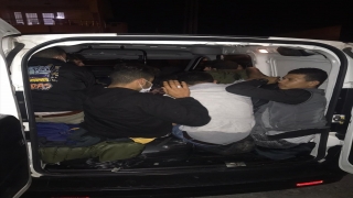 Tekirdağ’da 5 kişi kapasiteli araçta 15 sığınmacı yakalandı