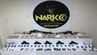 Gaziantep’te helikopter ve drone destekli uyuşturucu operasyonu: 26 gözaltı