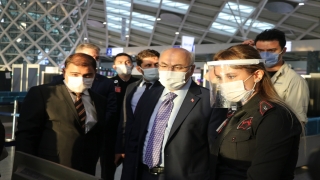 İzmir Valisi Köşger Adnan Menderes Havalimanında Kovid19 denetimine katıldı: