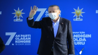 Erdoğan: ”Şehirlerimize gidip milletimizle kucaklaşmadan ’gönül siyaseti yapıyorum’ diyenler, sufleyi milletten değil başka yerlerden alıyor.”