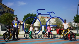 İsviçreli turist aile bisikletle İstanbul’u gezecek