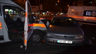 Kahramanmaraş’ta ambulans ile otomobil çarpıştı: 6 yaralı 