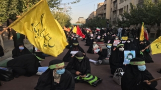 Tahran’da Fransa’nın İslam karşıtı tavrı protesto edildi
