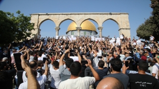 Terör Devleti İsrail polisinden Doğu Kudüs’te Macron’u protesto eden Filistinlilere müdahale