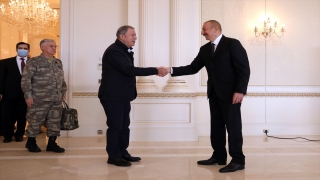 Dışişleri Bakanı Mevlüt Çavuşoğlu ve Milli Savunma Bakanı Hulusi Akar, Azerbaycan Cumhurbaşkanı İlham Aliyev ile Bakü’de görüştü.