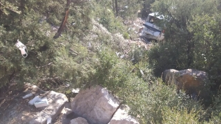 Antalya’da şarampole devrilen hafif ticari aracın sürücüsü hayatını kaybetti