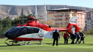Malatya’da ambulans helikopter kalp krizi geçiren hasta için havalandı