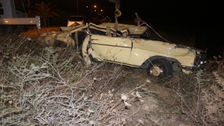 Adana’da otomobil şarampole devrildi: 1 yaralı