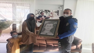 Samsun’da şehit polis Atakan Arslan’ın öğretmen eşi 24 Kasım’da unutulmadı
