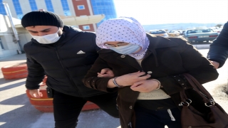 Yenidoğan Bebeğini Boş Arazide Bırakıp Ölüme Terk Etti