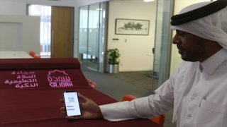 Katarlı bilgisayar mühendisi, namaz kılmayı öğreten ”akıllı seccade” tasarladı
