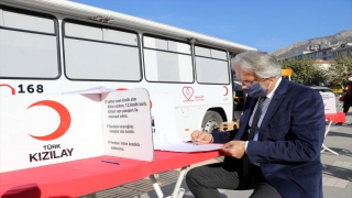 Amasya’da kadına şiddete dikkati çekmek için vatandaşlar kan bağışında bulundu