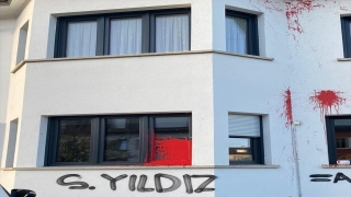 Terör örgütü yandaşlarından İsviçre Türk Toplumu Başkanı Şeref Yıldız’ın evine saldırı