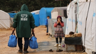 İHH’den Afrin’de 560 yetime kışlık kıyafet desteği