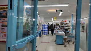 Kadıköy’de bir market bıçak tehdidiyle soyuldu